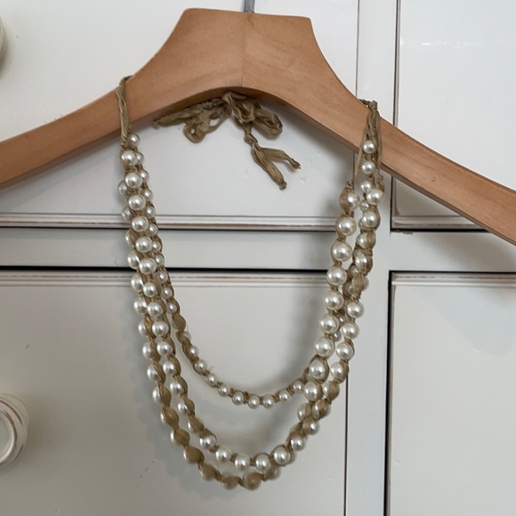 Jewelry - Pearl and ribbon necklace